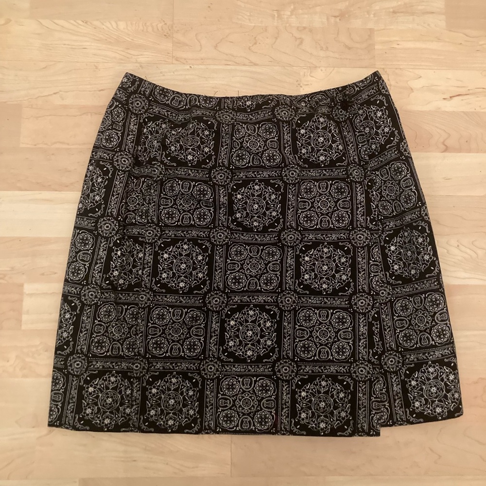 Talbots Black and White Wrap Skirt - Size 6